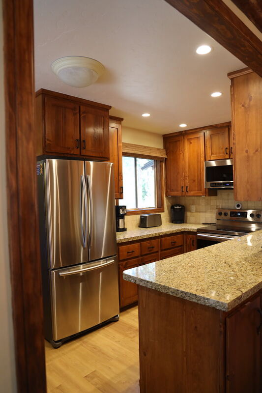 Modern Remodeled Kitchen - Loy's Vacation Cabins in the Pines